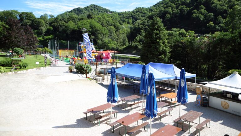 Lago Azzurro ristorante pizzeria parco giochi