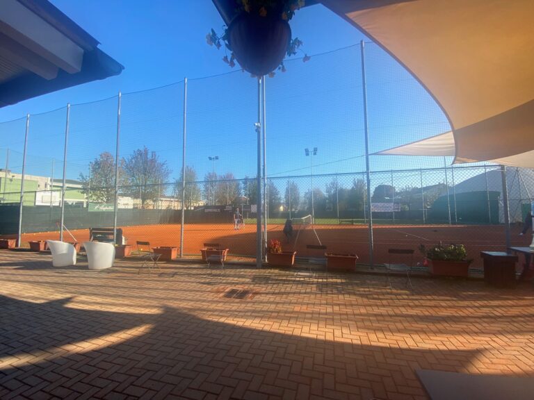 Action Tennis Arona